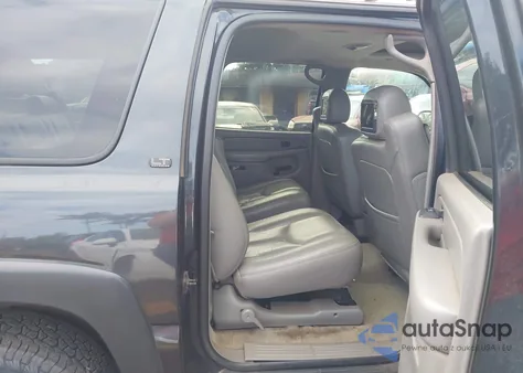 2004 Chevrolet Suburban 1500 Lt z USA, uszkodzony, nr VIN 3GNFK16T94G109562